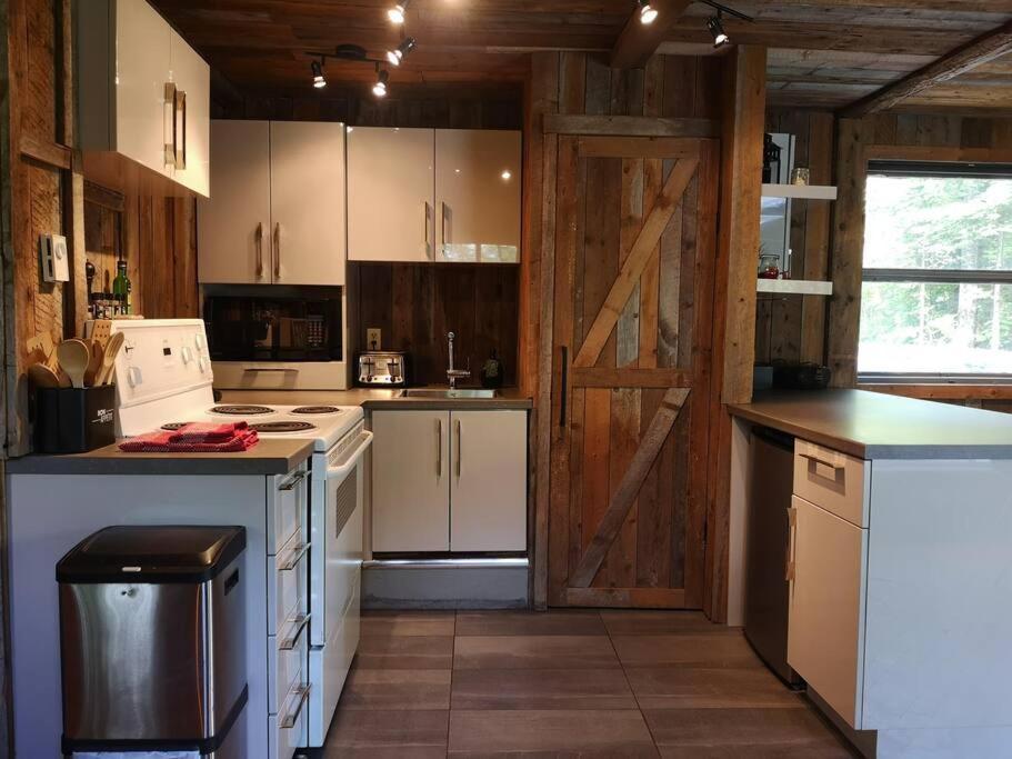 Chic Shack - Un Endroit Paisible Chalet